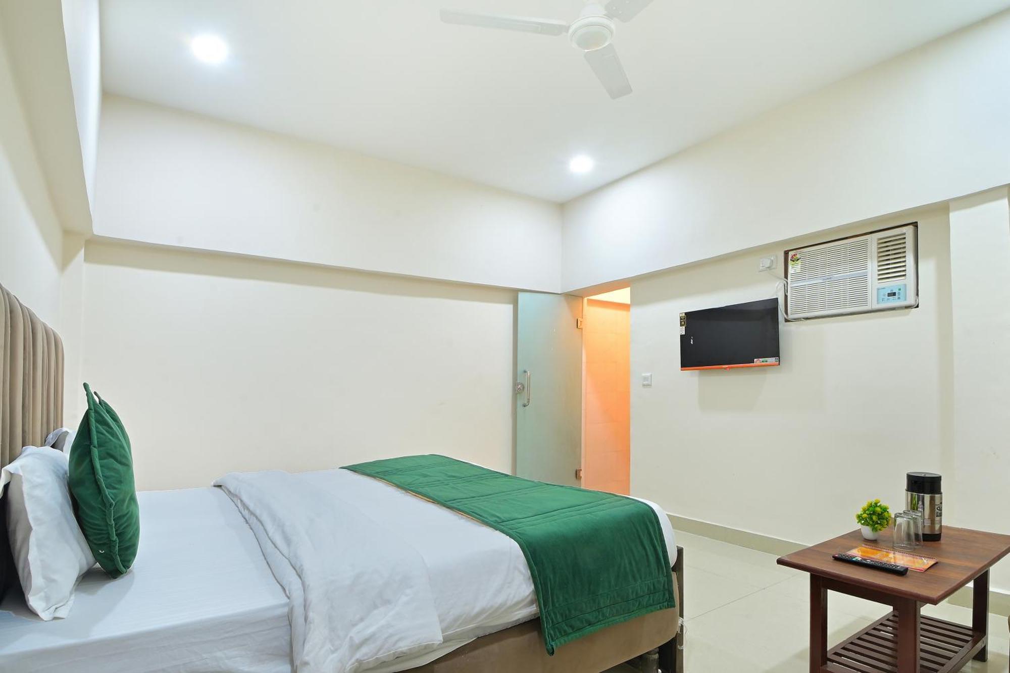 Chowdhry Tourist Lodge - New Delhi Railway Station - 2 Minutes Walk Esterno foto