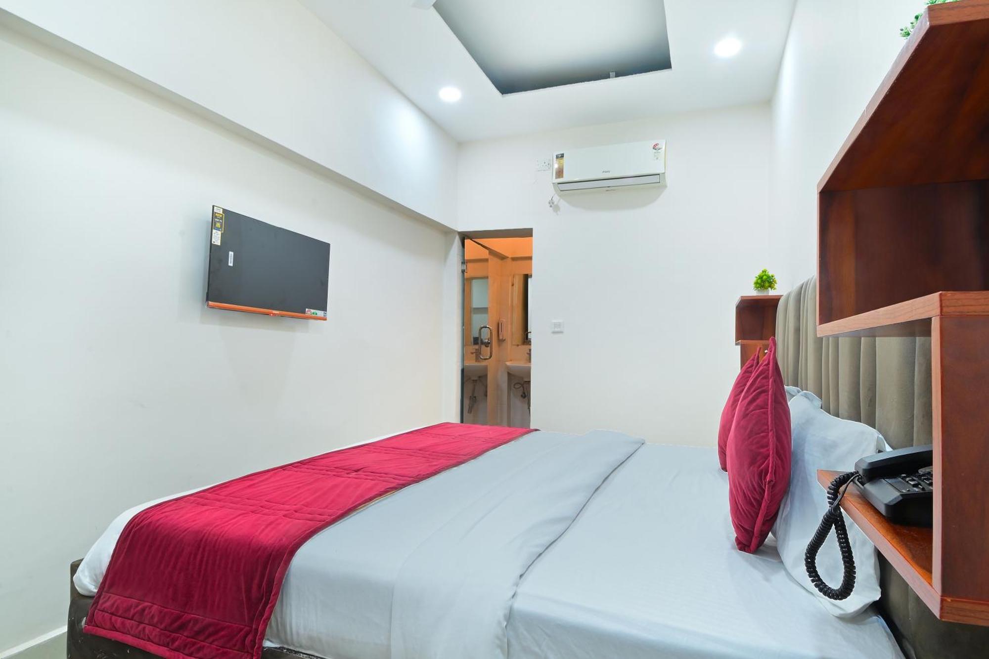 Chowdhry Tourist Lodge - New Delhi Railway Station - 2 Minutes Walk Esterno foto
