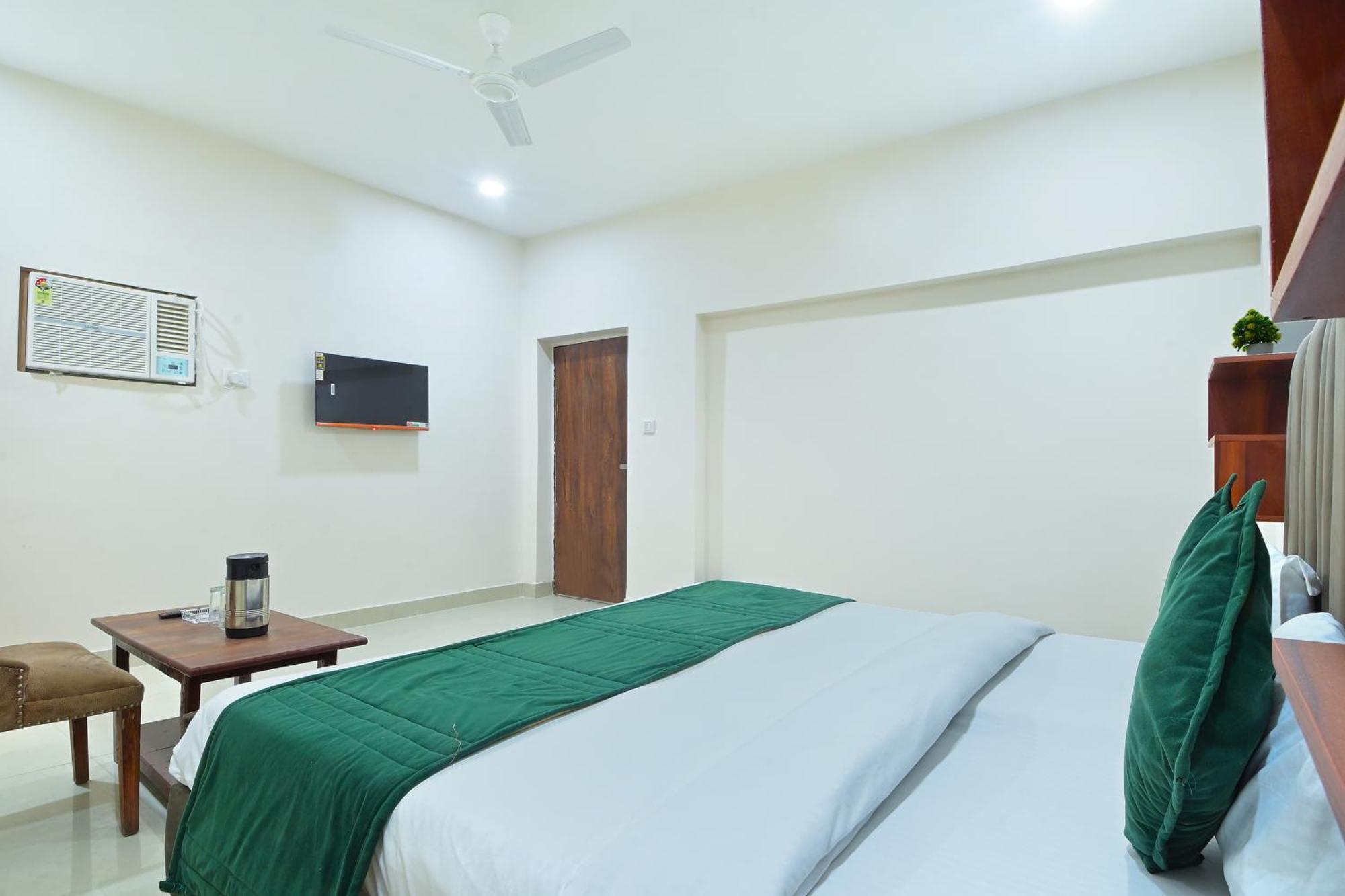 Chowdhry Tourist Lodge - New Delhi Railway Station - 2 Minutes Walk Esterno foto