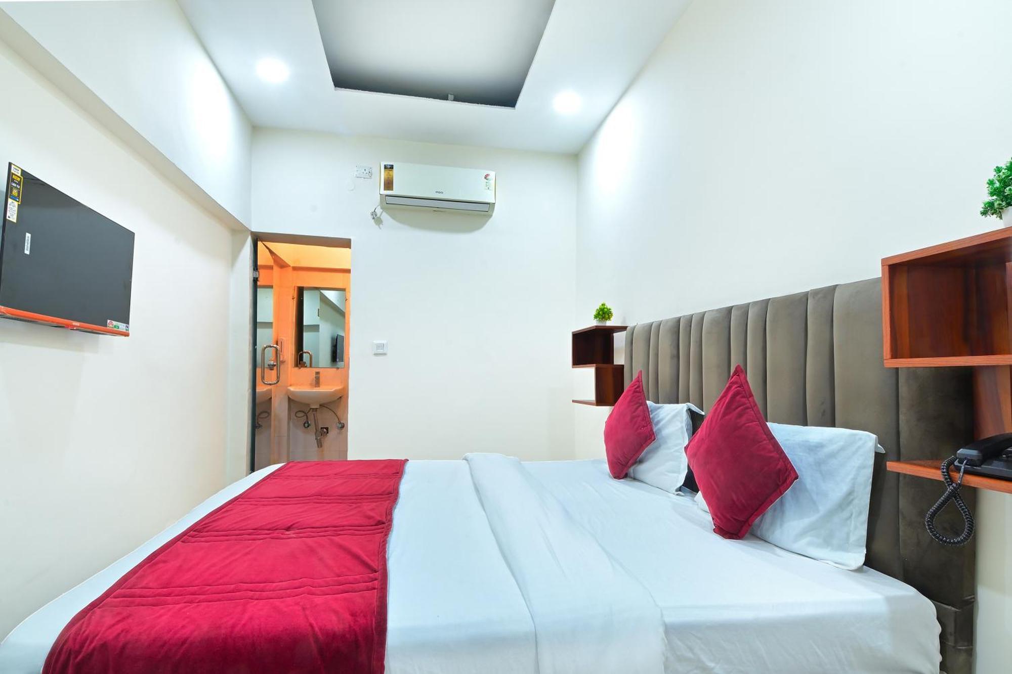 Chowdhry Tourist Lodge - New Delhi Railway Station - 2 Minutes Walk Esterno foto