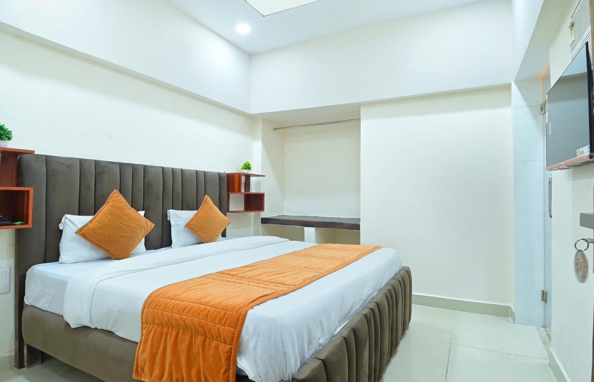 Chowdhry Tourist Lodge - New Delhi Railway Station - 2 Minutes Walk Esterno foto
