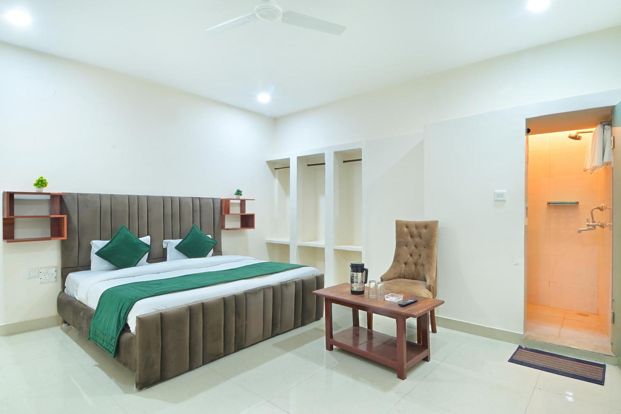 Chowdhry Tourist Lodge - New Delhi Railway Station - 2 Minutes Walk Esterno foto