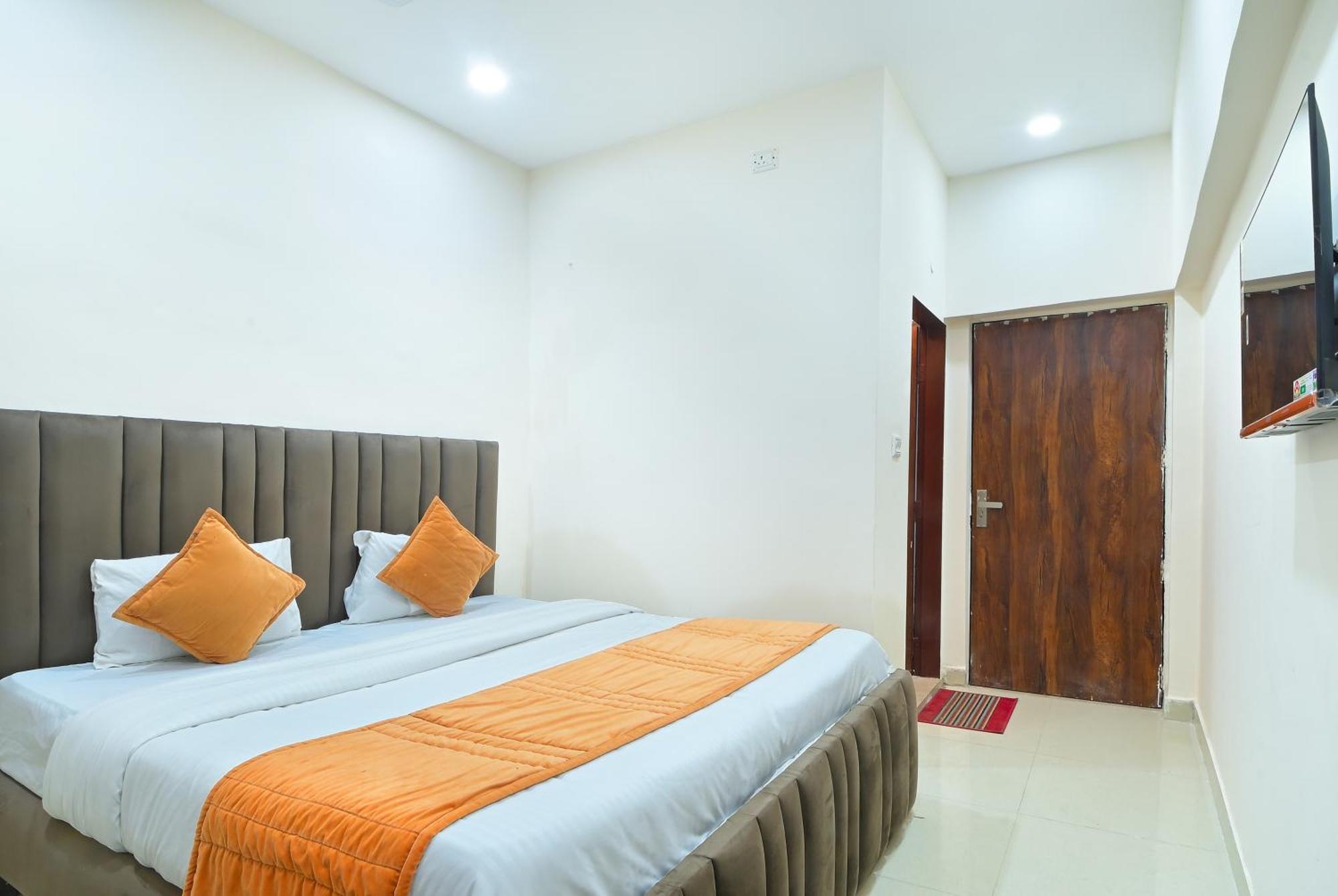 Chowdhry Tourist Lodge - New Delhi Railway Station - 2 Minutes Walk Esterno foto