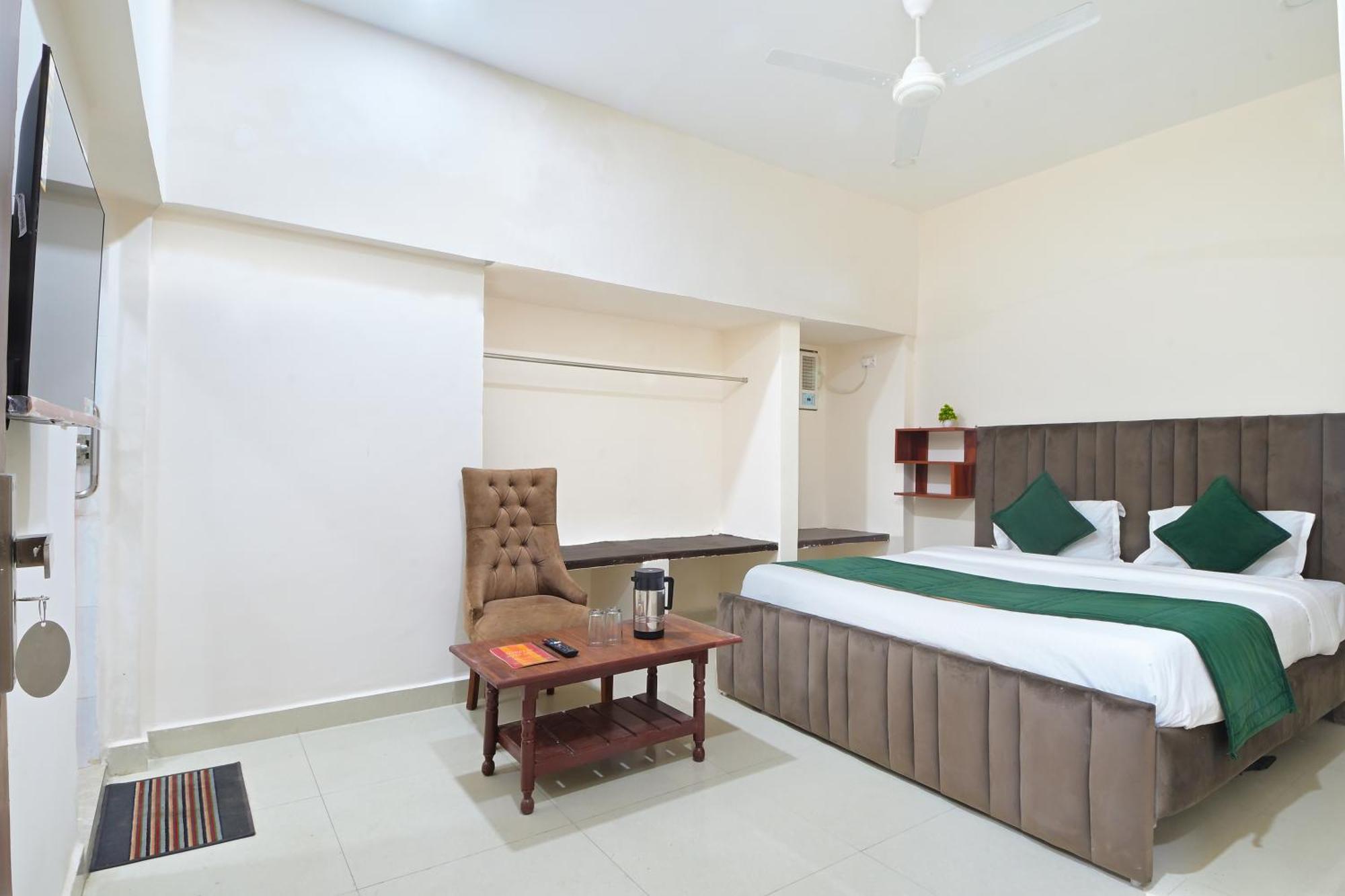 Chowdhry Tourist Lodge - New Delhi Railway Station - 2 Minutes Walk Esterno foto