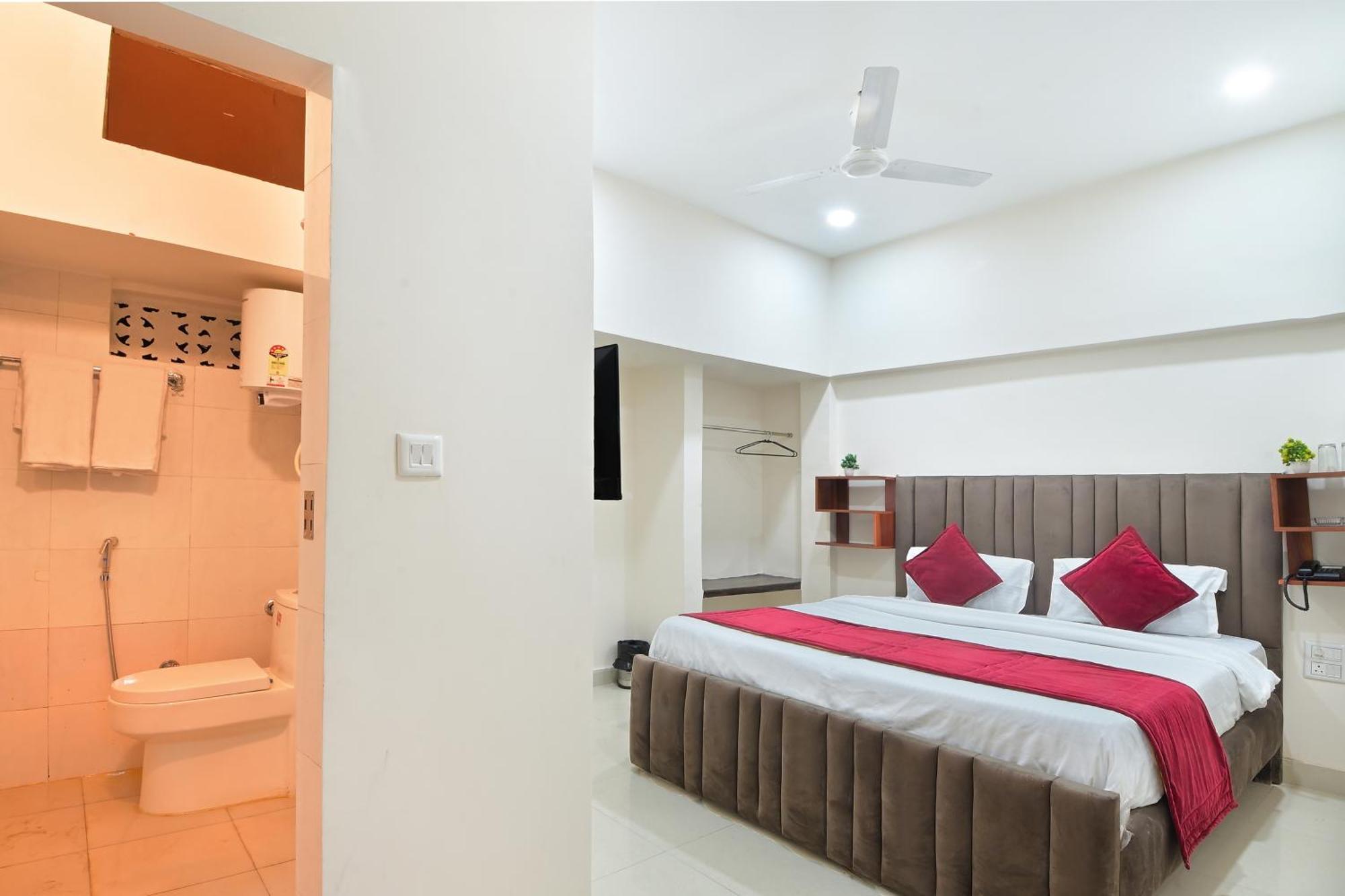 Chowdhry Tourist Lodge - New Delhi Railway Station - 2 Minutes Walk Esterno foto