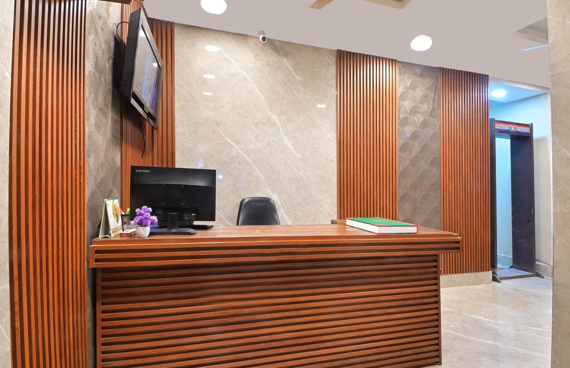 Chowdhry Tourist Lodge - New Delhi Railway Station - 2 Minutes Walk Esterno foto