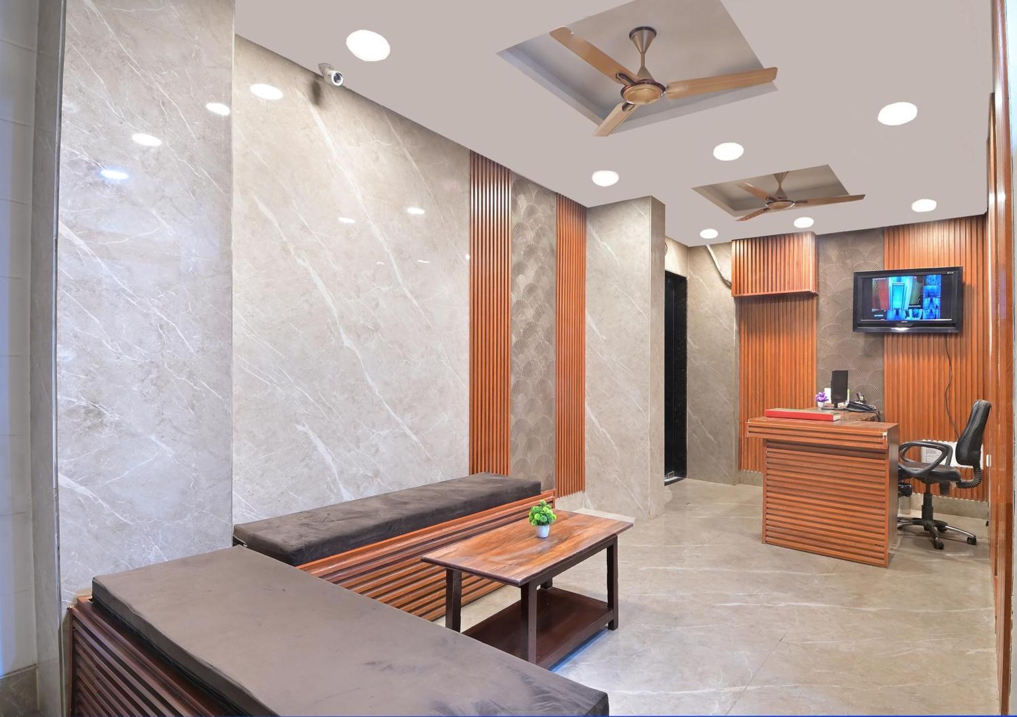 Chowdhry Tourist Lodge - New Delhi Railway Station - 2 Minutes Walk Esterno foto